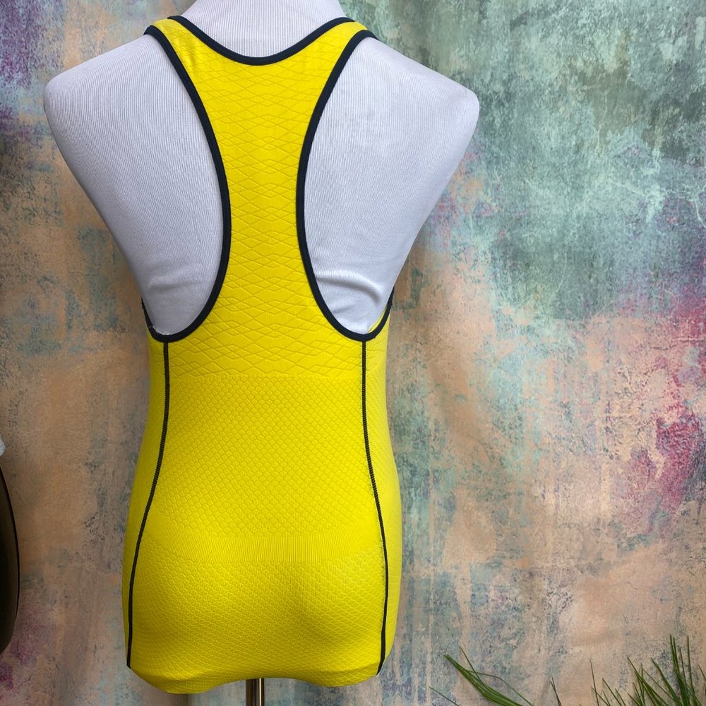 ๐2 Athletic Works -1 Nike sleeveless Top - Picture 3 of 12